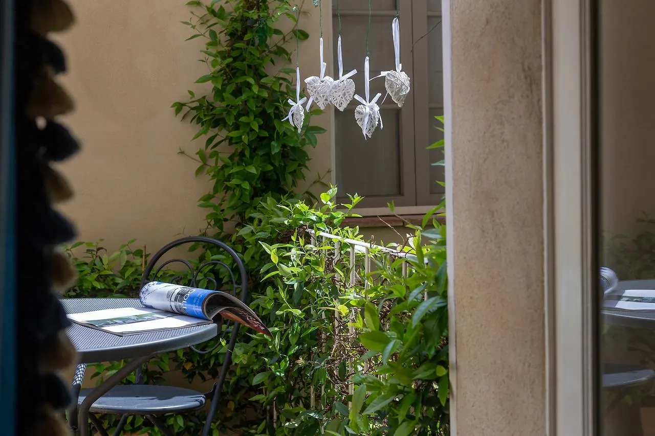 Torre Giardino Segreto B&B- Borgo Capitano Collection - Albergo Diffuso San Quirico d'Orcia
